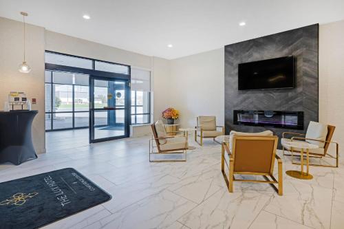 The Lux Hotel & Conference Center, an Ascend Collection Hotel - Best Pool Hotels in The Finger Lakes, NY