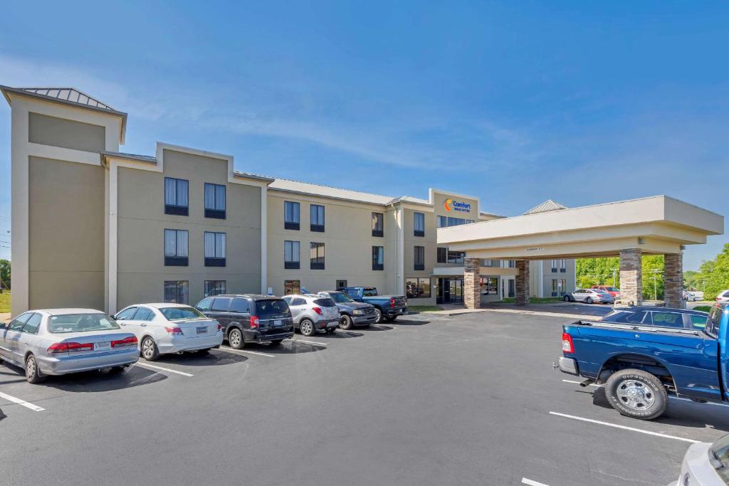 Comfort Inn & Suites Greer - Greenville - Best Pool Hotels in Greenville, SC