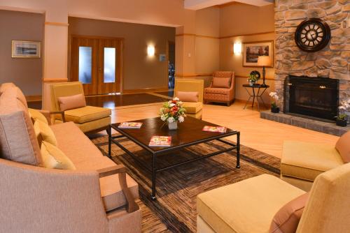 Holiday Inn Express Breezewood, an IHG Hotel