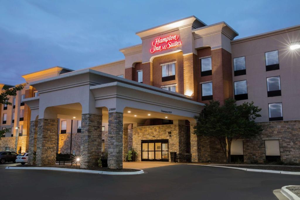 Hampton Inn & Suites Chicago Deer Park - Best Hotels in Illinois