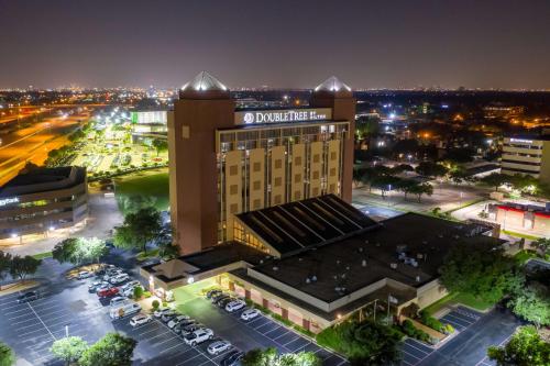 DoubleTree by Hilton Dallas/Richardson - Best Parking Hotels in Dallas, TX