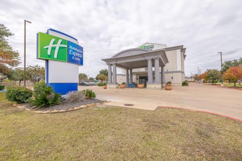 Holiday Inn Express & Suites College Station by IHG - Best Hotels with Free Breakfast in College Station, TX