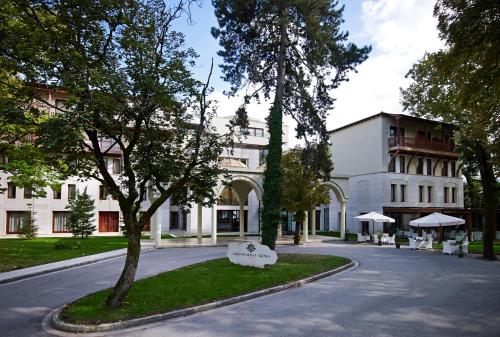 Grand Serai Congress and Spa - Best Hotels with Free Breakfast in Athens