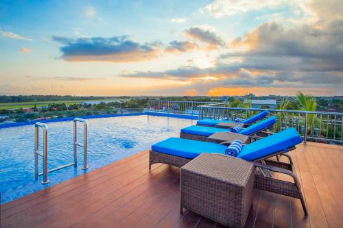 Platinum Adisucipto Hotel & Conference Center - Best Hotels with Airport Shuttle Service in Indonesia