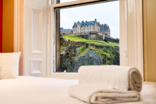 easyHotel Edinburgh - Best Hotels with Free Breakfast in Edinburgh