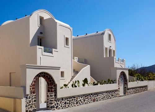 Fileria Suites - Best Pool Hotels in Santorini