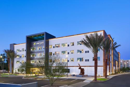 hotels with suites in Phoenix