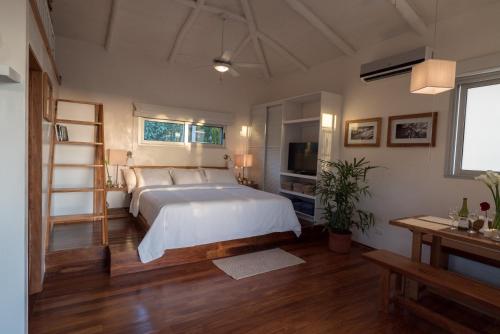 Moana Surf Resort