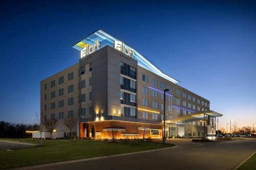 Aloft Wichita - Best Parking Hotels in Kansas