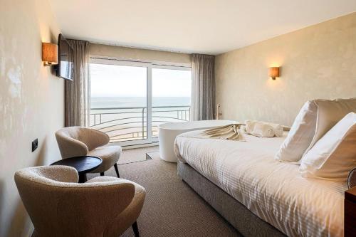 Hotel Beach Palace by CW Hotel Collection - Best Pool Hotels in Bruges