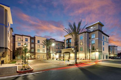 Homewood Suites By Hilton Los Angeles Redondo Beach - Best Hotels with Free Breakfast in Redondo Beach, CA