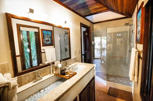 PUR Boutique Cabanas, Adults Only