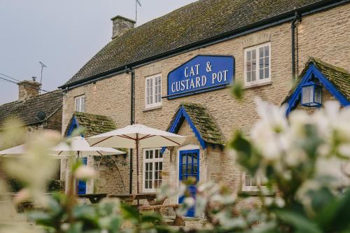 Cat and Custard Pot Inn - Best Hotels in Gloucestershire