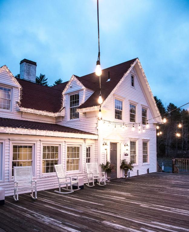 Russell House Bed and Breakfast - Best Hotels in Boothbay Harbor