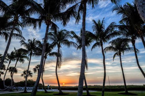 Sanibel Island Beach Resort - Best Pool Hotels in Sanibel Island, FL