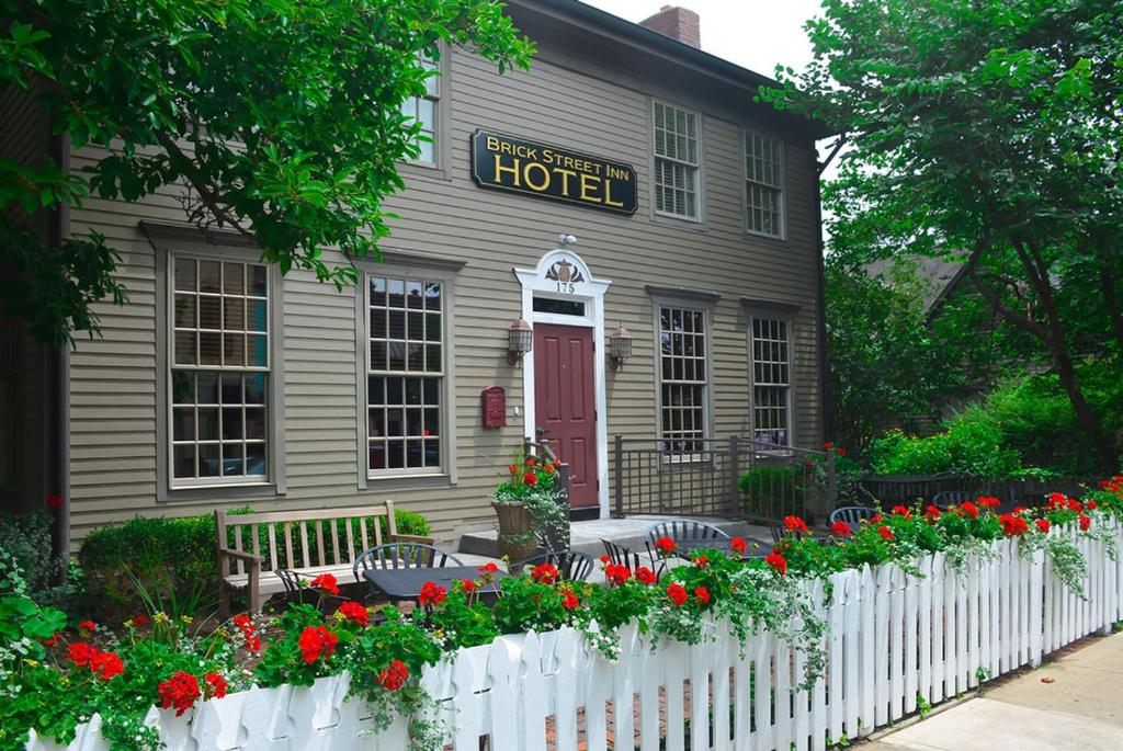 Brick Street Inn - Best Hotels in Indiana