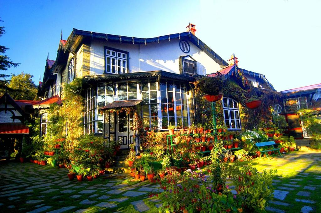 Chapslee Hotel - Best Hotels in Himachal Pradesh