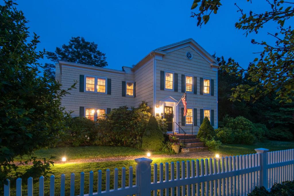 A Butlers Manor - Best Hotels in Hamptons