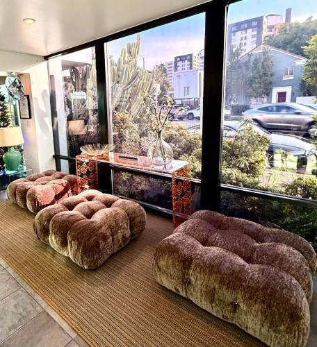 Park Plaza Lodge - Best Parking Hotels in Los Angeles, CA