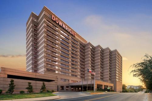 Downright Austin, A Renaissance Hotel - Best Pool Hotels in Austin, TX