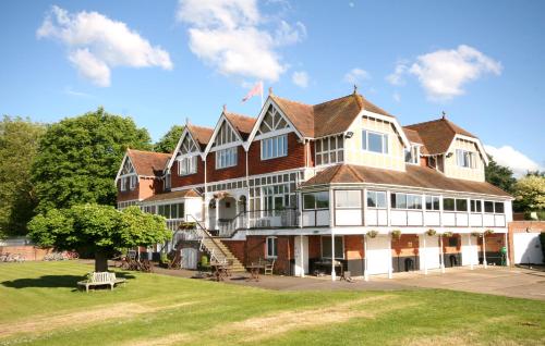 Leander Club - Unusual UK Hotels
