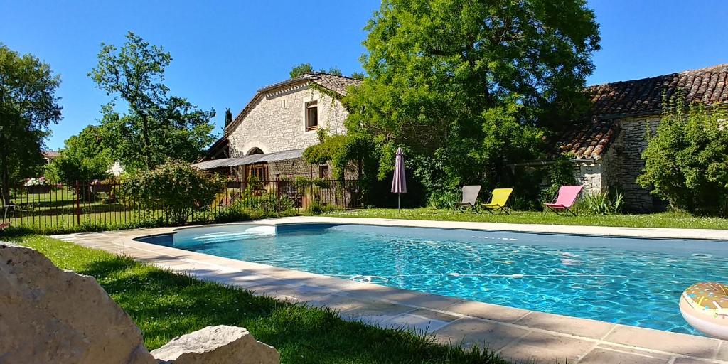 La Vayssade - Maison d'Hôtes - Jacuzzi, Piscine & Truffes - Best Hotels in Lot