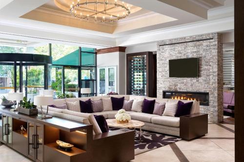Victoria Marriott Inner Harbour - Best Business Hotels in Victoria & Vancouver Island