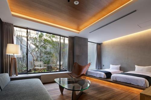 22 PIECES - Best Hotels in Kyoto