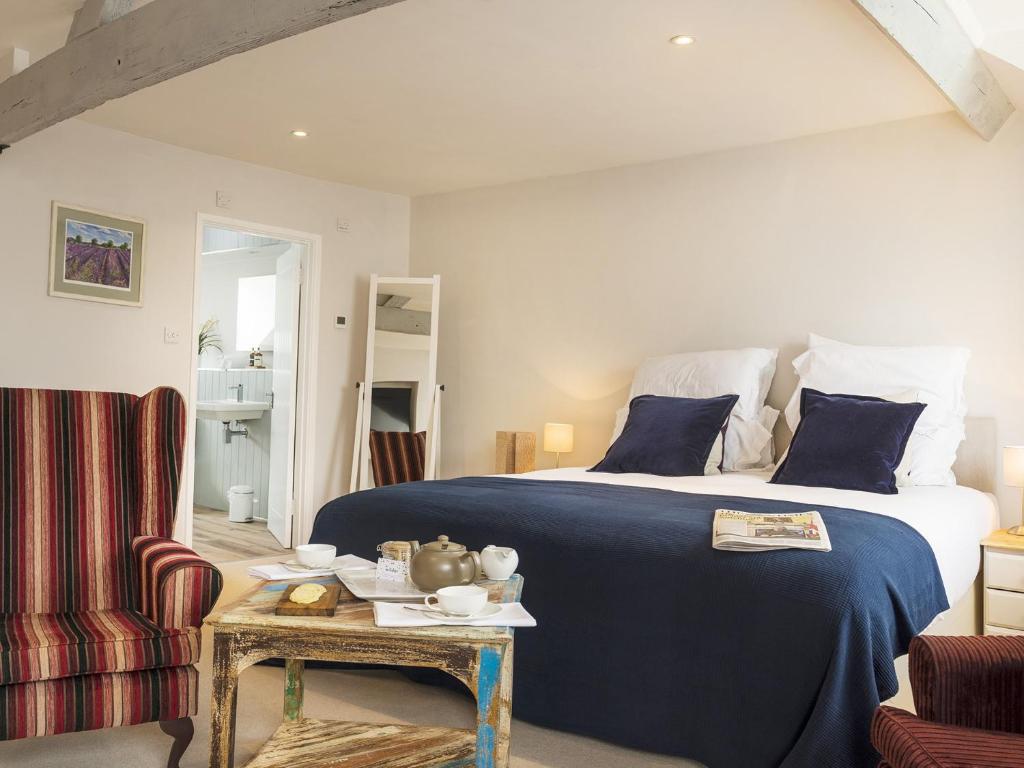 Wild Garlic Rooms - Best Hotels in Gloucestershire