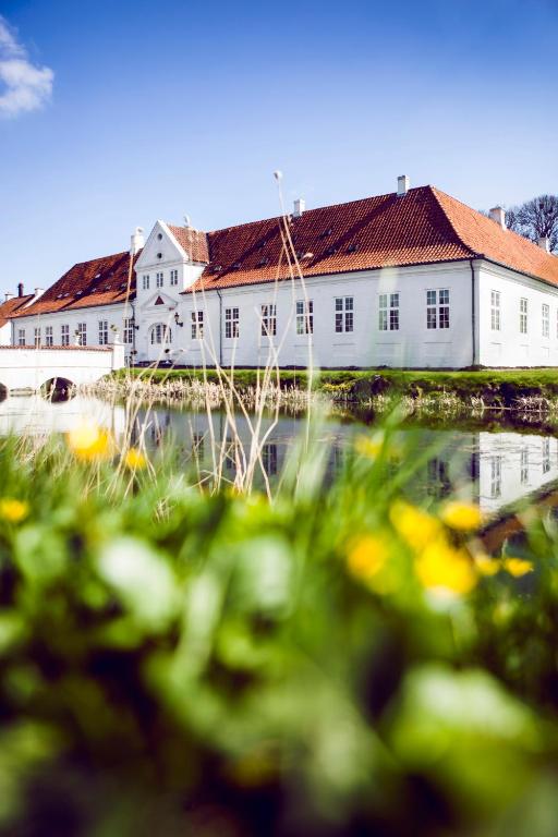 Store Restrup Manor House - Best Golf Hotels in Denmark