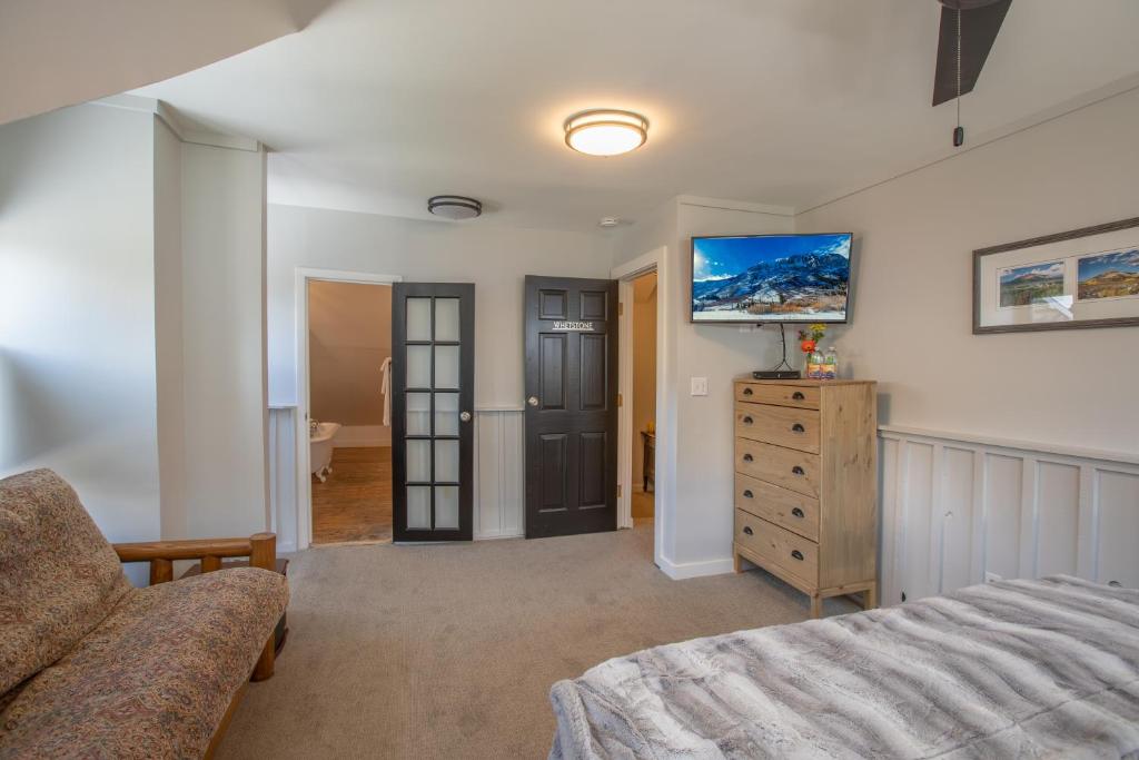 Purple Mountain Bed & Breakfast & Spa - Ski Hotels in Colorado