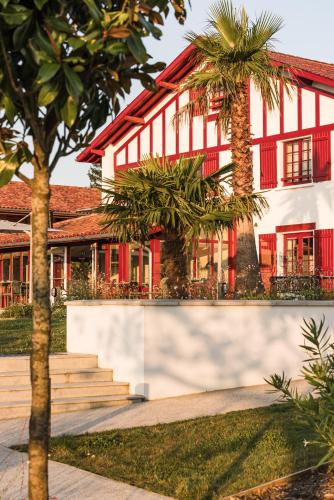 Hôtel INDARRA & SPA - Piscine - Best Hotels in Pyrénées-Atlantiques