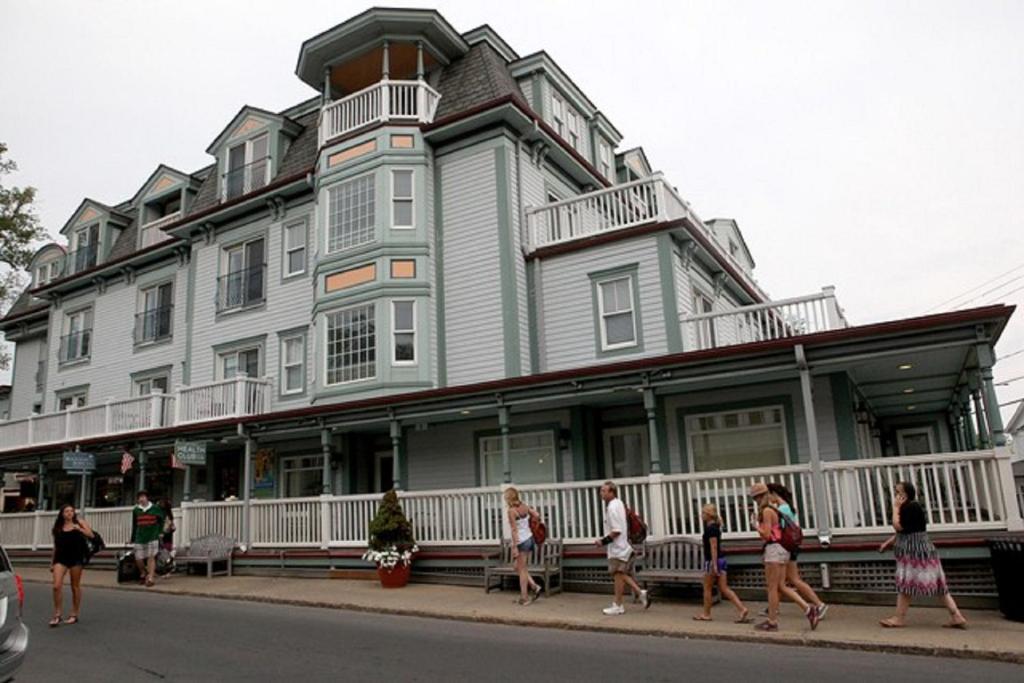 Mansion House Inn - Pet Friendly Hotels in Massachusetts