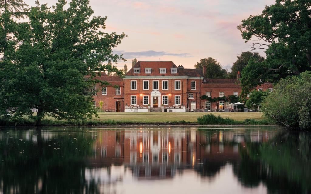 Stoke Place- Part of the Cairn Collection - Best Hotels in Buckinghamshire