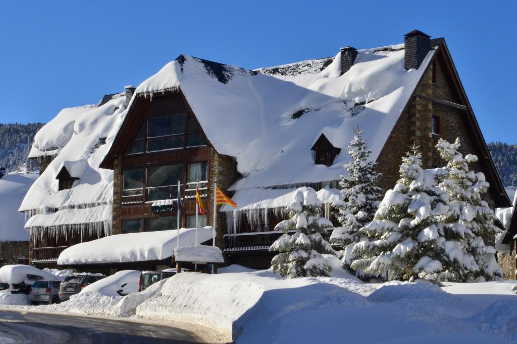 Hotel Chalet Bassibe - Best Hotels in Catalonia