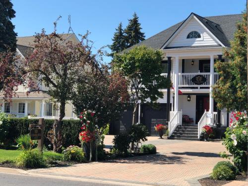 Casa Blanca Boutique Bed & Breakfast - Best Hotels in Ontario