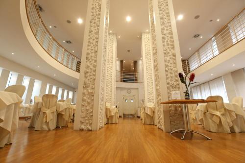 Hotel Luxor - Best Business Hotels in Rimini