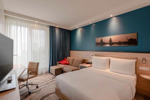 Hampton by Hilton Berlin City Centre Alexanderplatz - Best Hotels with Free Breakfast in Berlin