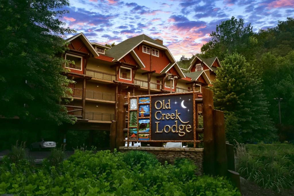Old Creek Lodge - Best Hotels in Tennessee