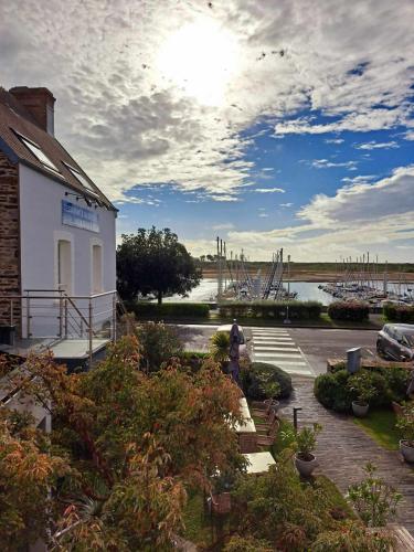Hôtel Traiteur Les Ormes, The Originals Relais - Best Hotels in Normandy