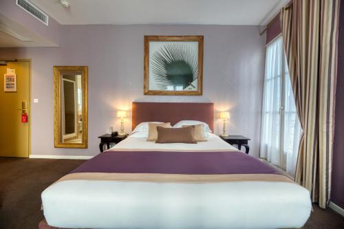 Hotel d'Aragon - Place de la Comédie - Best Hotels in Herault