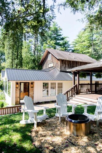 Outpost Inn - Best Hotels in North Carolina