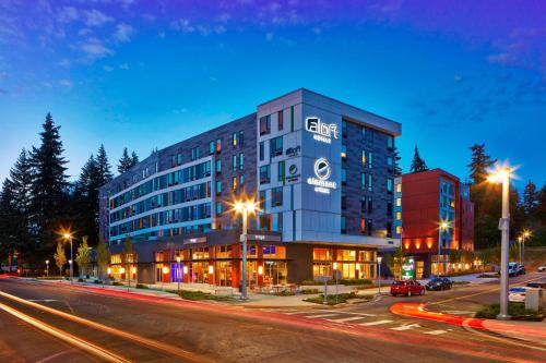 Aloft Seattle Redmond - Best Hotels with Free Breakfast in Seattle, WA