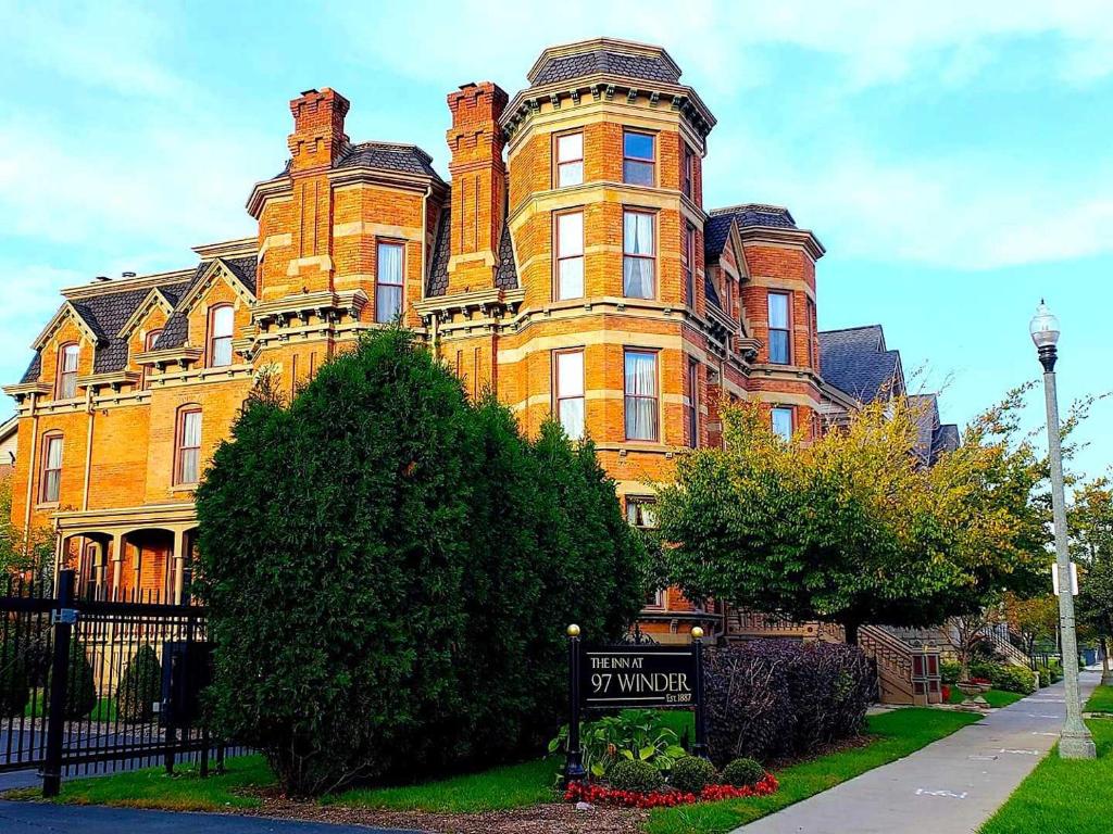 The Inn at 97 Winder - Best Hotels in Michigan
