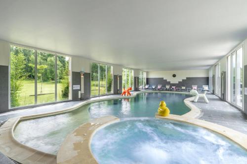 Le Manoir De La Poterie & Spa - Best Parking Hotels in Normandy