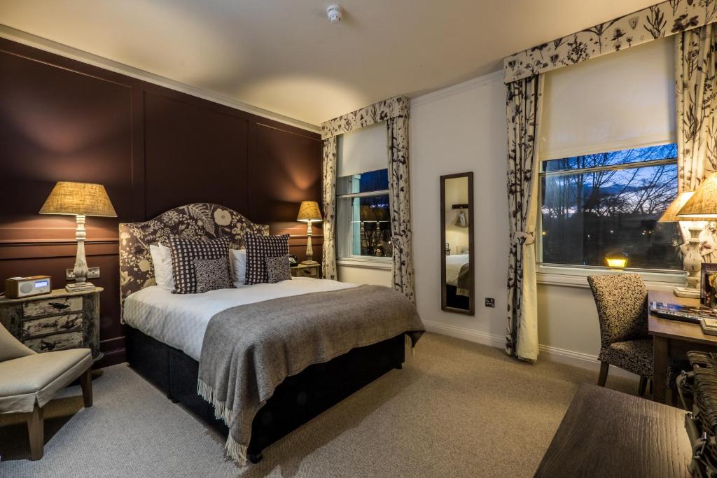Coach & Horses Hotel - Best Hotels in Surrey