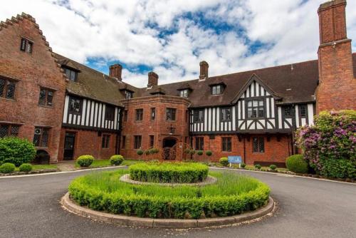 Hogarths Stone Manor - Best Hotels in Worcestershire