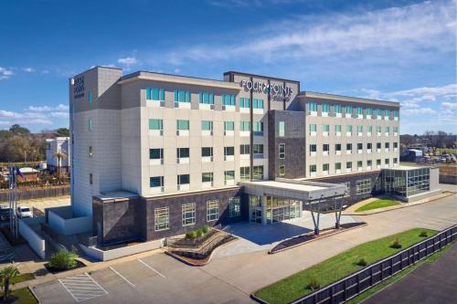 Four Points by Sheraton Houston Intercontinental Airport - Best Hotels with Airport Shuttle Service in Houston, TX