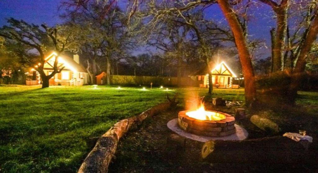 Rarumpelpunzeldornaschenwittchen - Best Hotels with Free Breakfast in Fredericksburg, TX