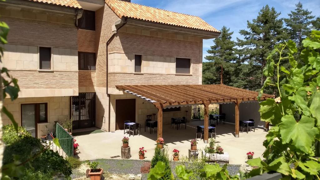 Hotel Rural El Nido de Pinares - Best Parking Hotels in Spain
